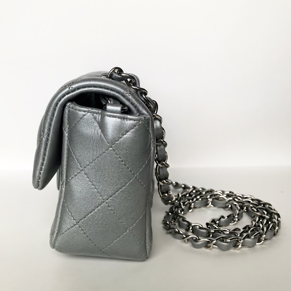 ❌SOLD❌ Chanel Mini Rectangular Flap Bag - Picture 4 of 8